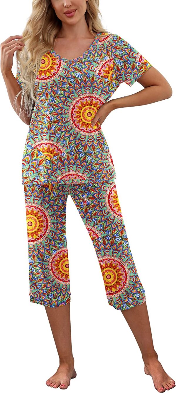 PrinStory Women's Pajama Set Short Sleeve Shirt and Capri Pants Sleepwear Pjs Sets with Pockets - Image 3
